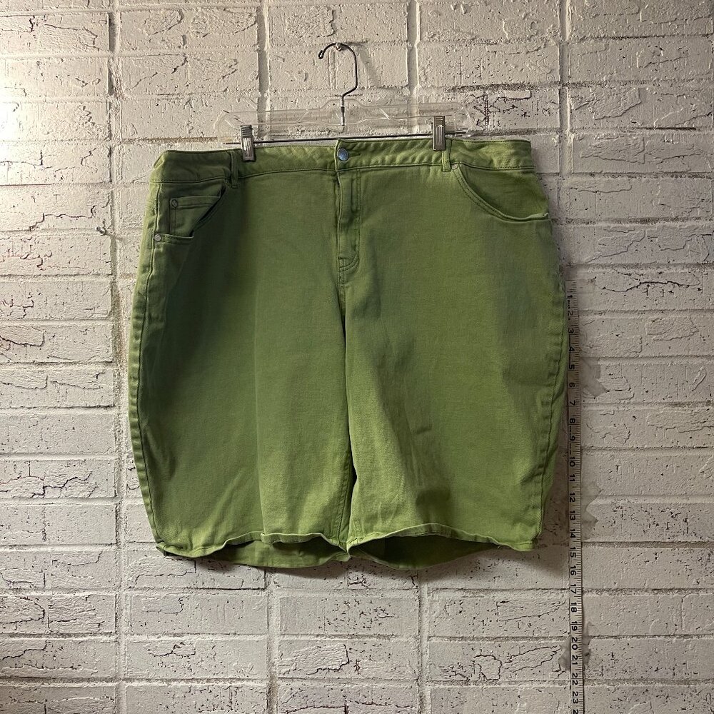 Est. 1946 High-Rise Green Shorts - Size 24W